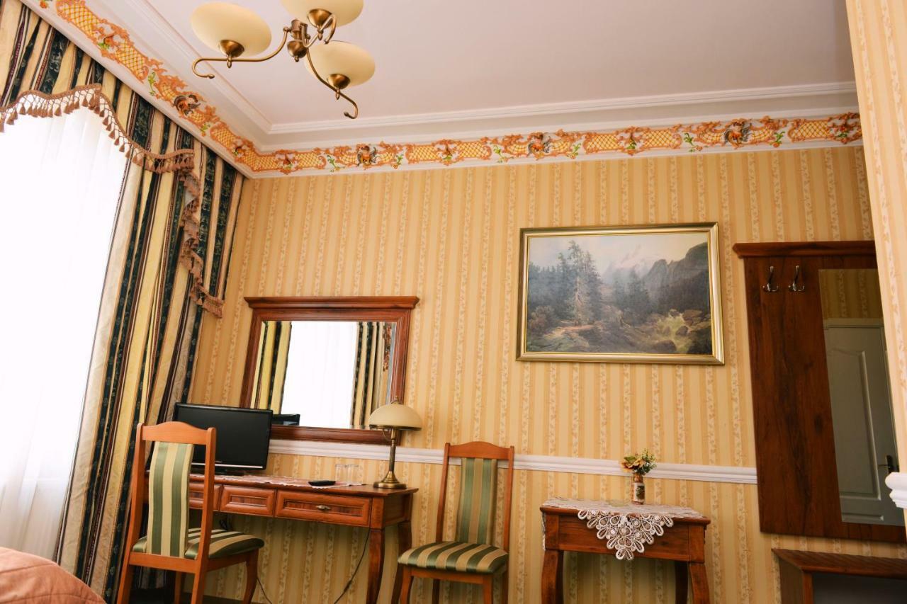 Hotel Ksiaze Poniatowski Lesznowola  Ngoại thất bức ảnh